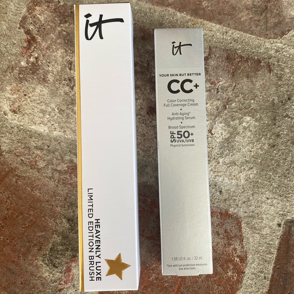 PERFECT XMAS GIFT. NIB - IT COSMETICS CC Cream - + Limited Edition Brush.